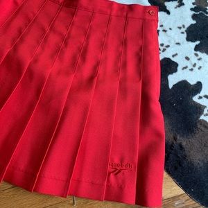 RED REEBOK PLEATED SKIRT | size: Large